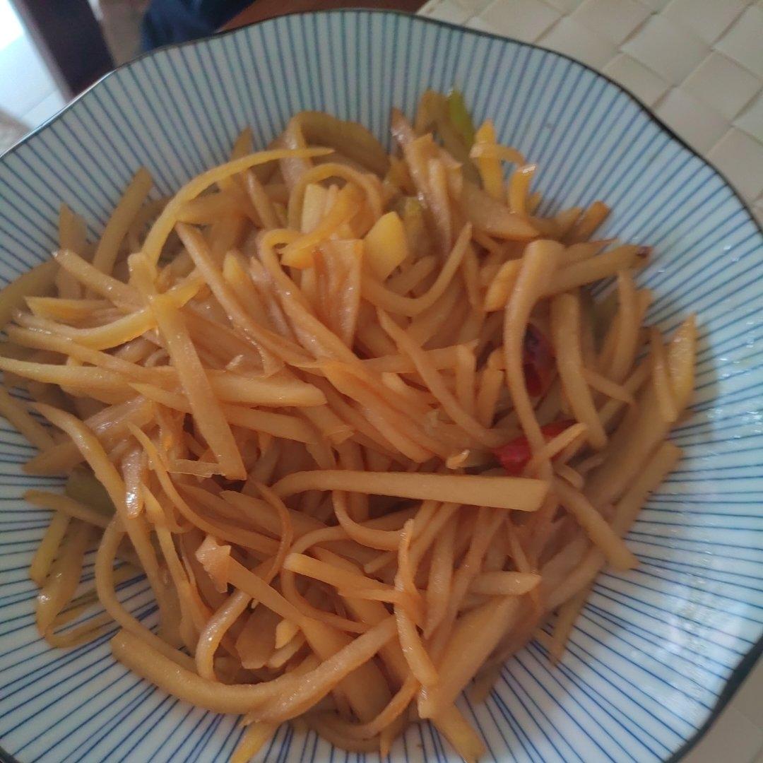 酸辣土豆丝的家常做法 超级下饭