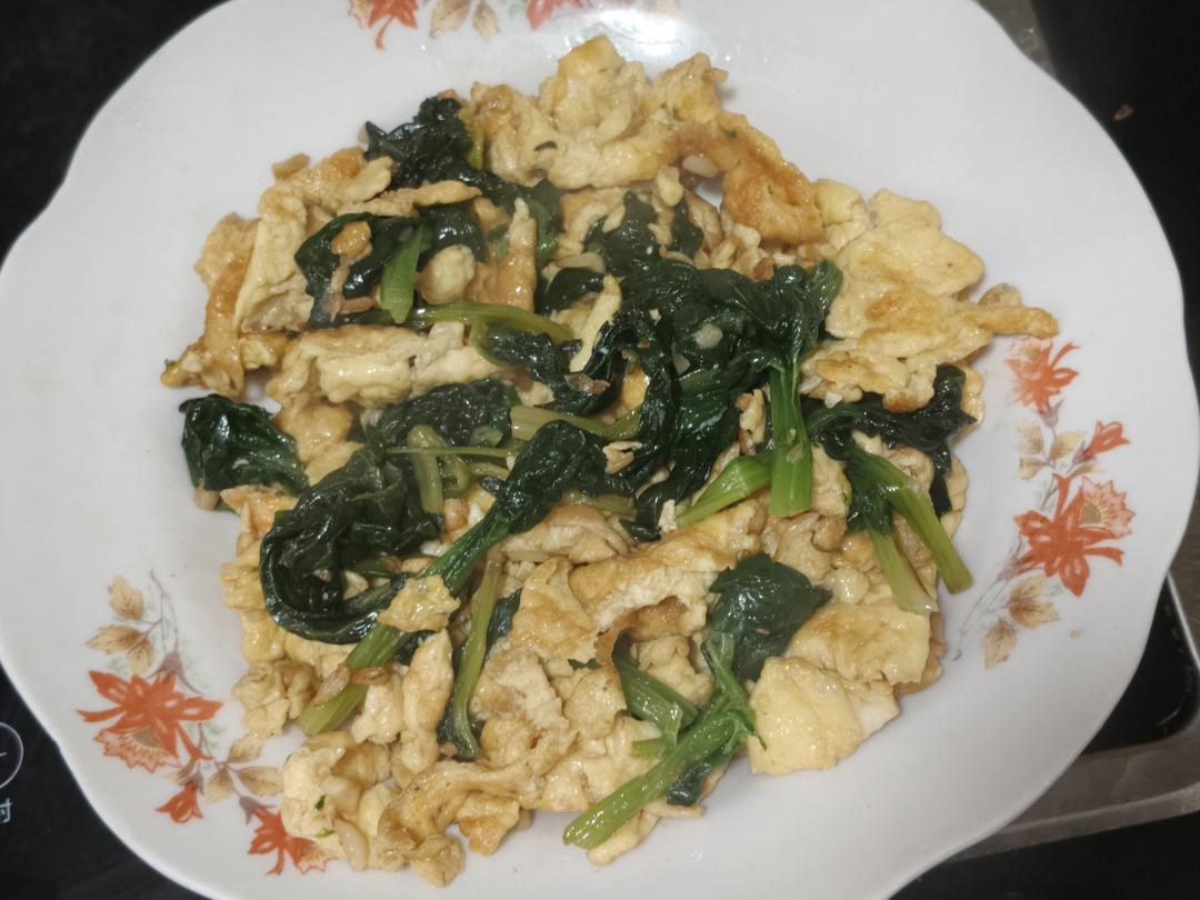 趴地菠菜炒鸡蛋