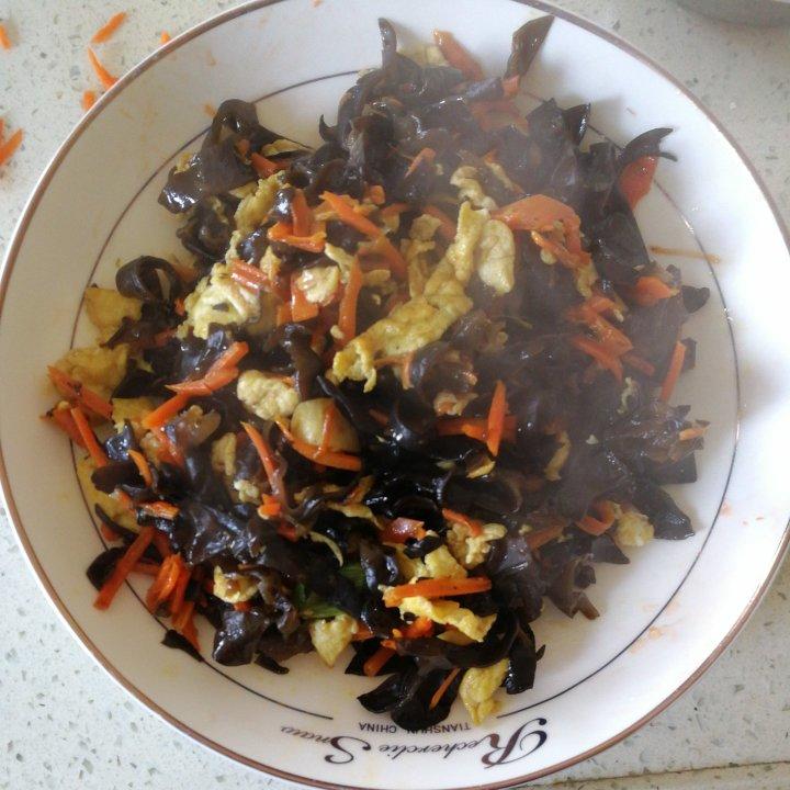 胡萝卜鸡蛋炒木耳
