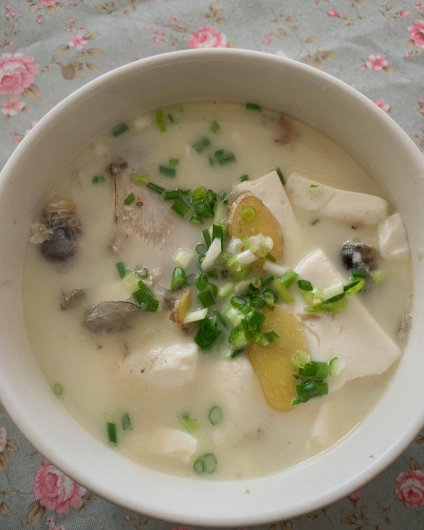 鲫鱼豆腐汤