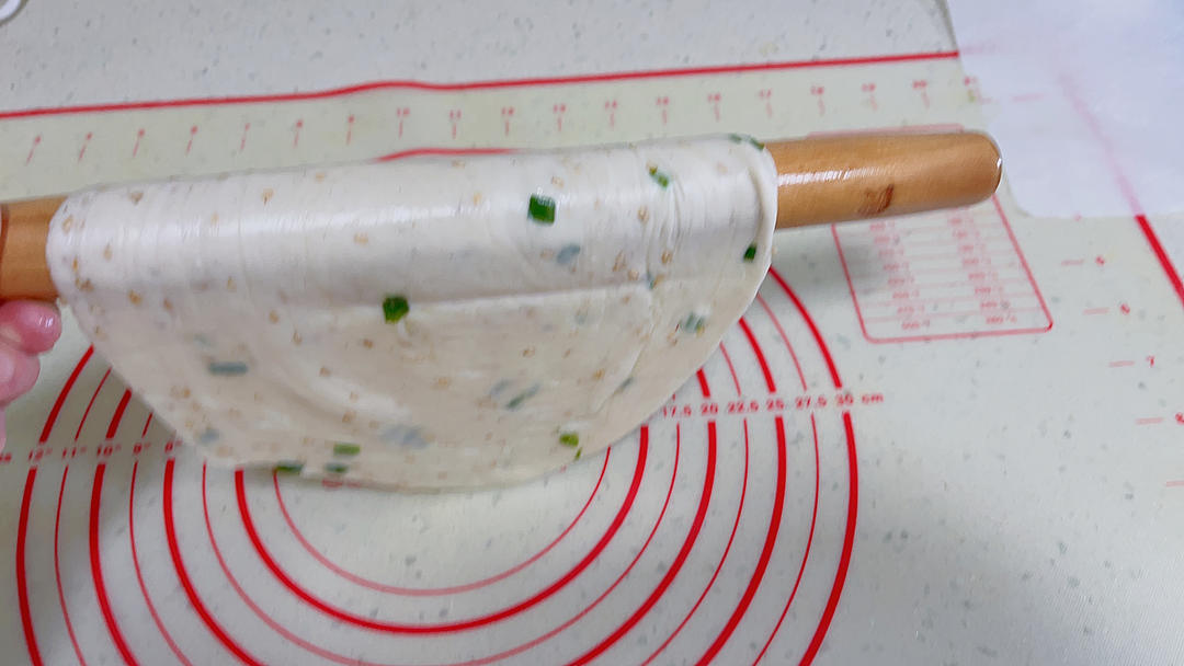 手抓饼这样做 外酥里软层次分明 凉了也不硬 附细节视频详解