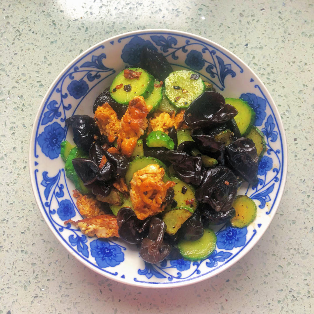 黄瓜木耳炒鸡蛋