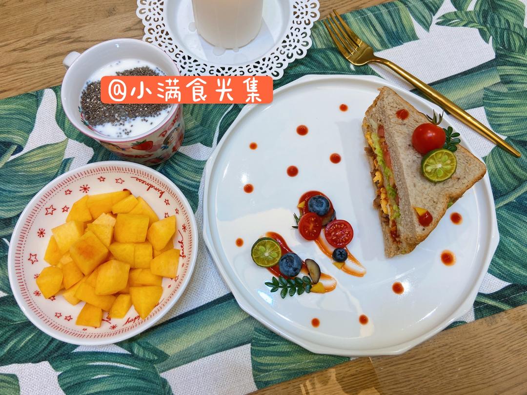 【女儿要富养】 那就从早餐开始吧 今天做的是三明治！