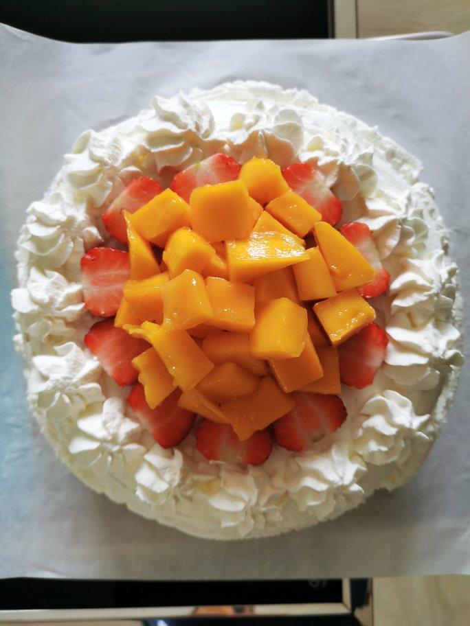 新手必成8寸生日蛋糕（详细多图干货经验分享，解决戚风蛋糕塌陷，奶油饰面涂不好，烤箱温度不好掌握等各种问题）