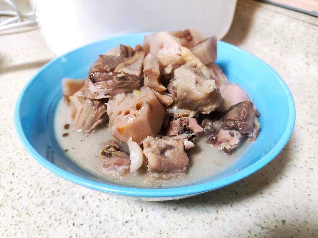风干鸡炖藕
