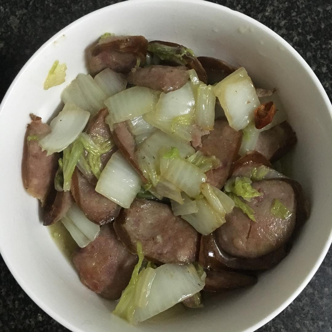 红肠炒白菜梗