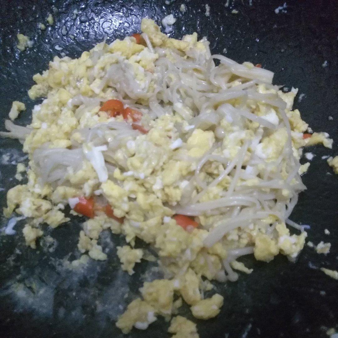 金针菇炒鸡蛋