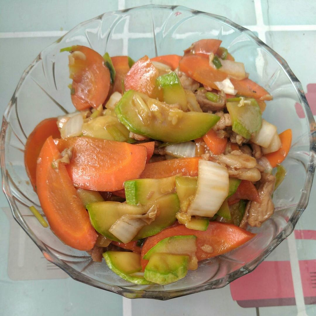 胡萝卜炒肉