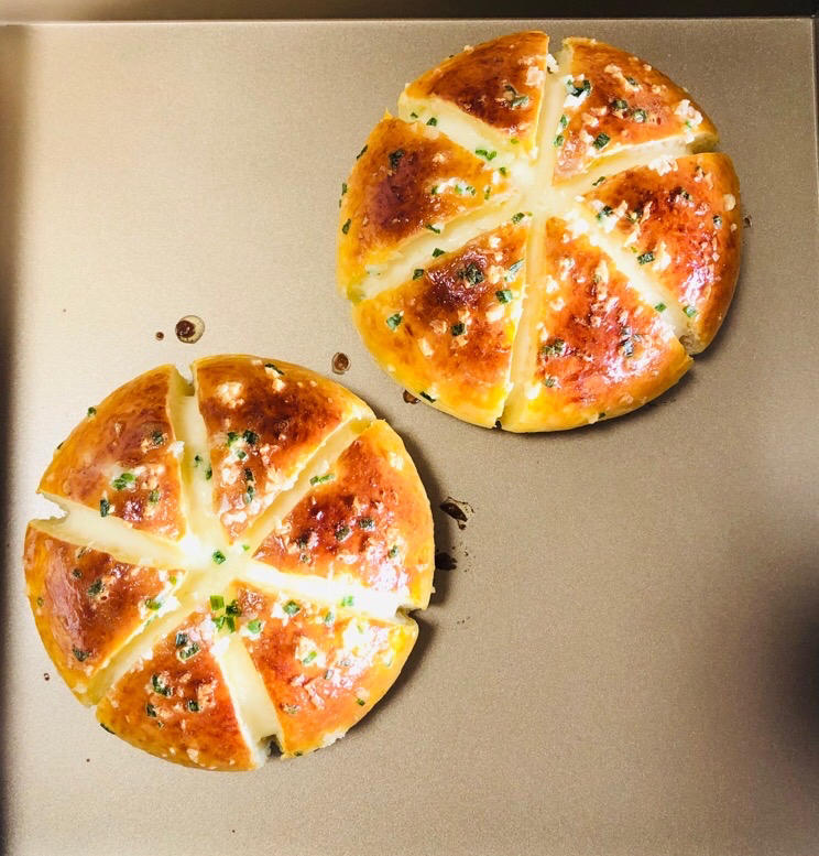 一款从韩国红到全世界的蒜香奶酪包