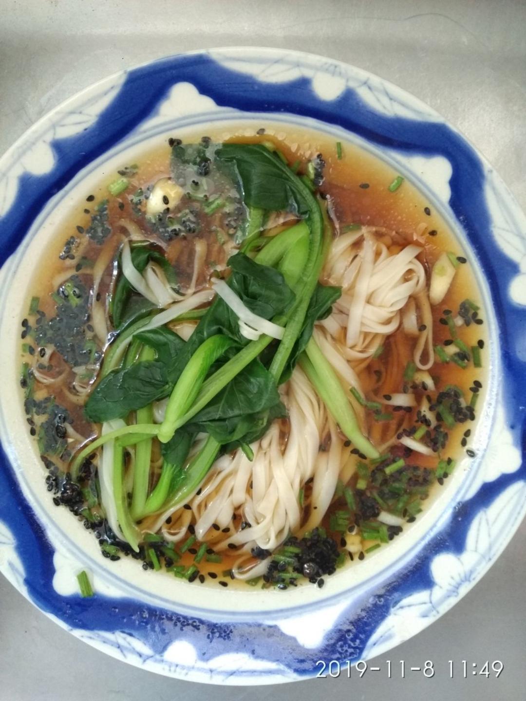 深夜解馋：酸汤面