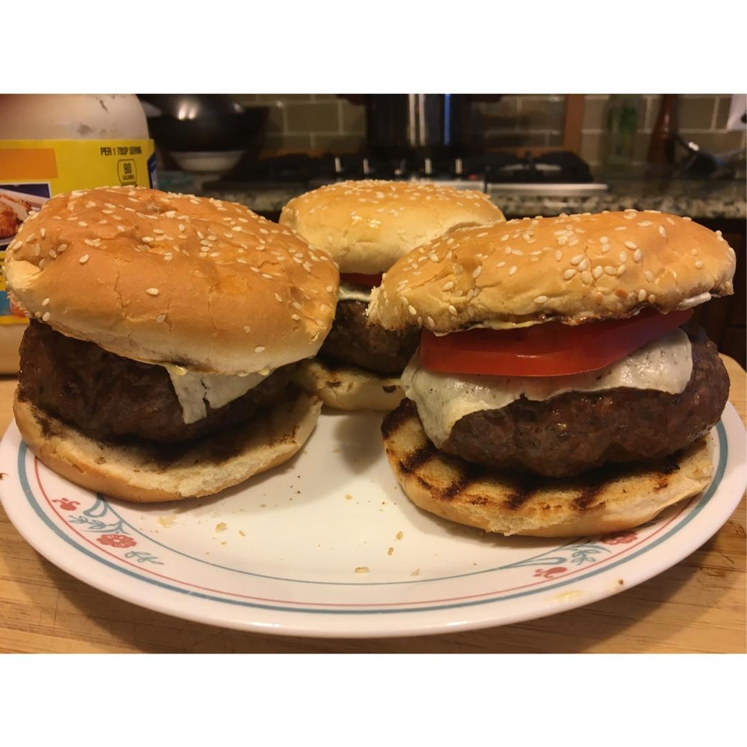 肉多汁的快手汉堡牛肉饼