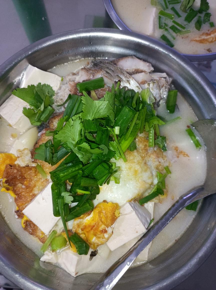 富含蛋白质的豆腐鲫鱼鸡蛋汤的做法