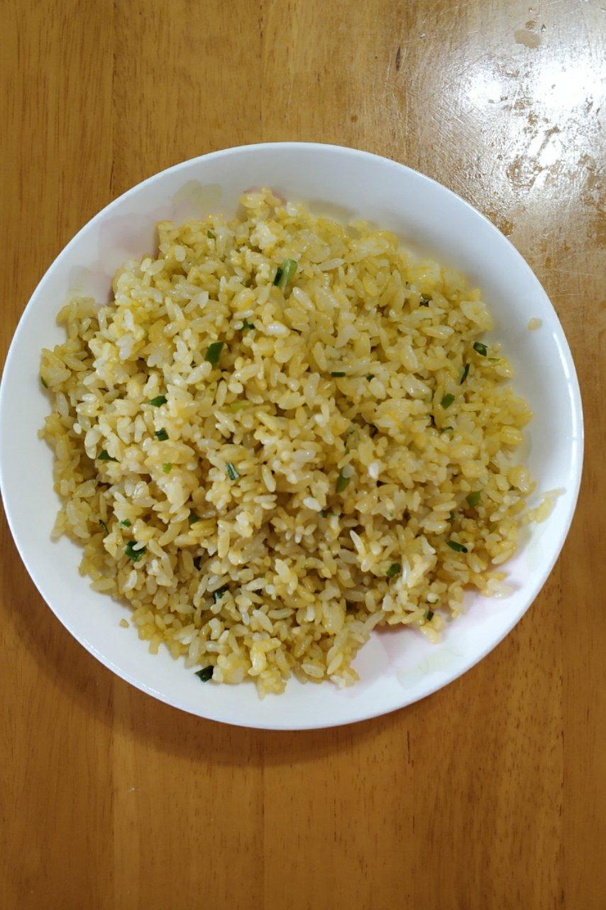 一碗能改善你体质的金黃蛋炒饭
