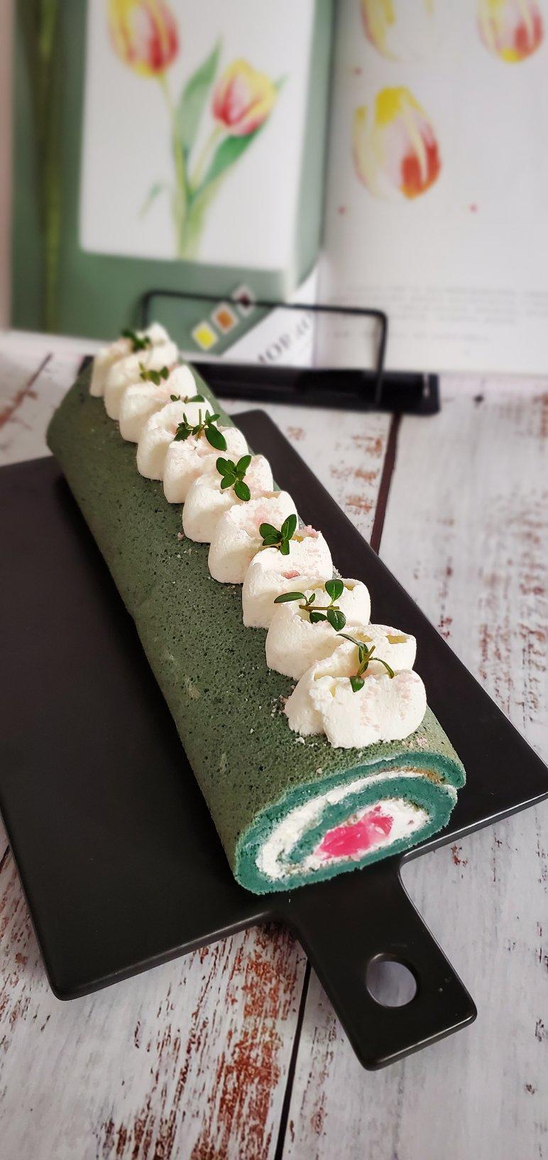 焦糖海盐蝶豆花卷