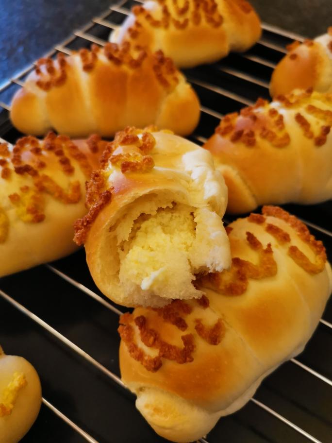 奶酪馅小面包的做法