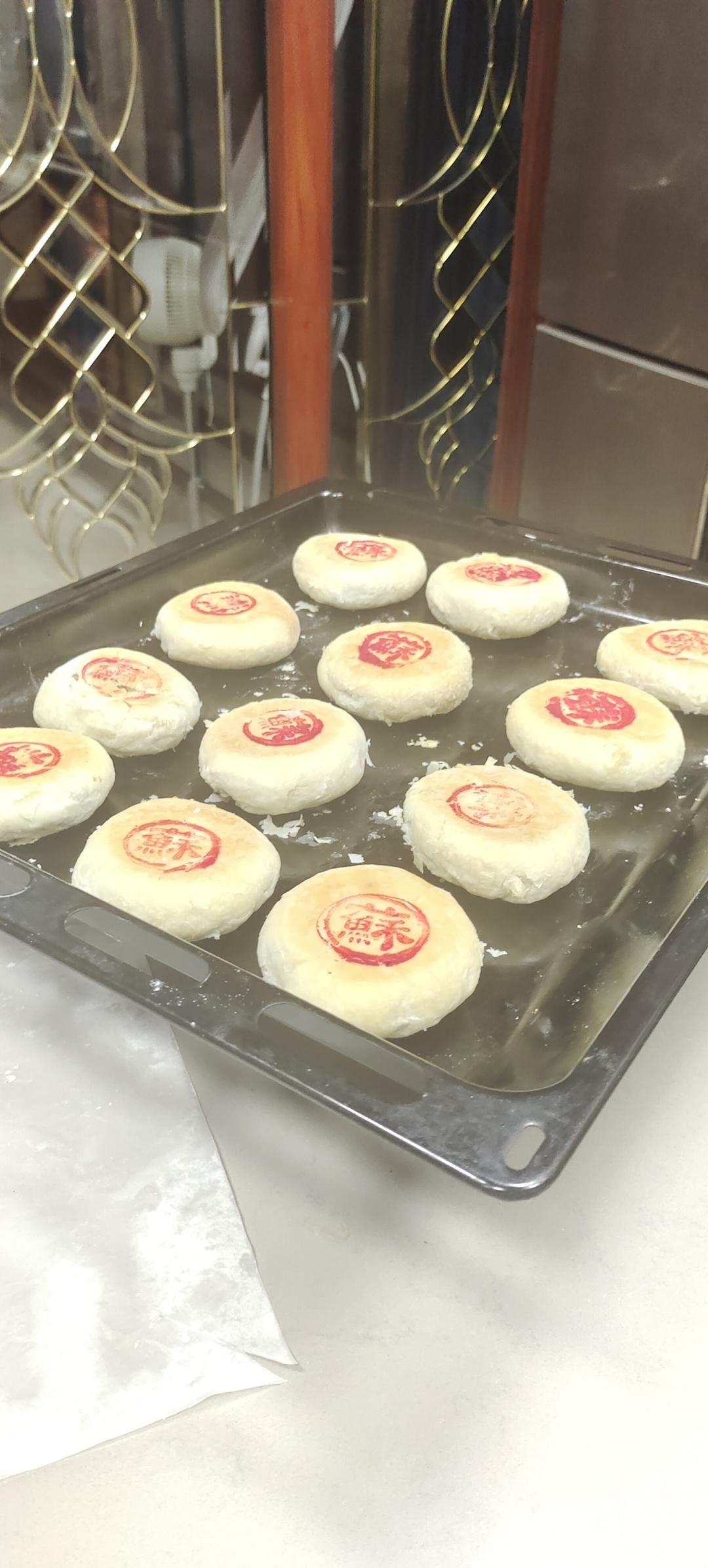 外酥里软，酥到掉渣的中式酥皮点心，爆好吃