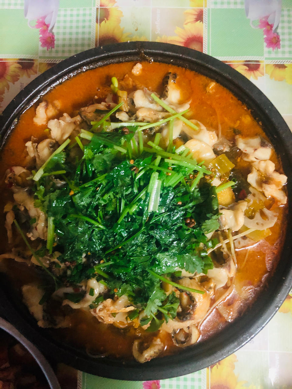 水煮鱼，虽然复杂但是做完了超有成就感！含腌鱼片技巧，酸菜鱼通用