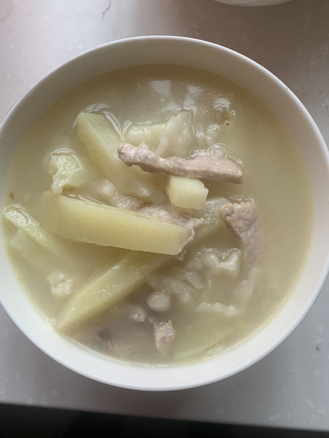 土豆条肉丝疙瘩汤～孩子爱吃的做法