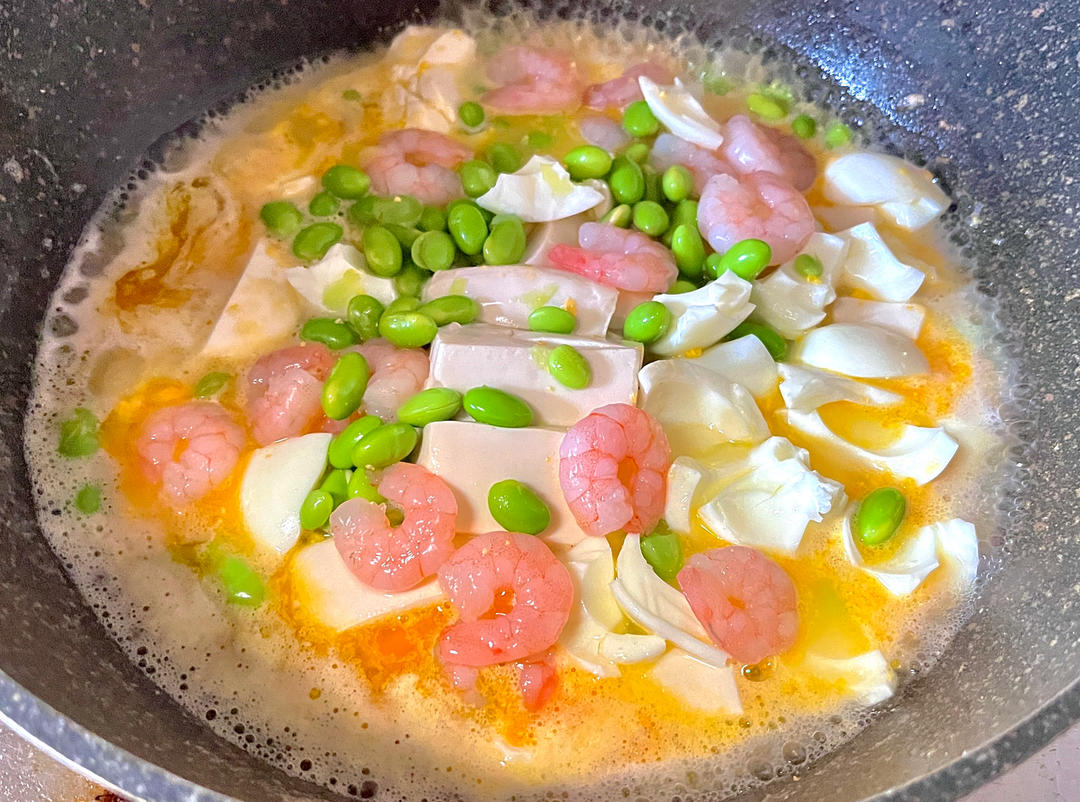 咸蛋黄虾仁烩豆腐