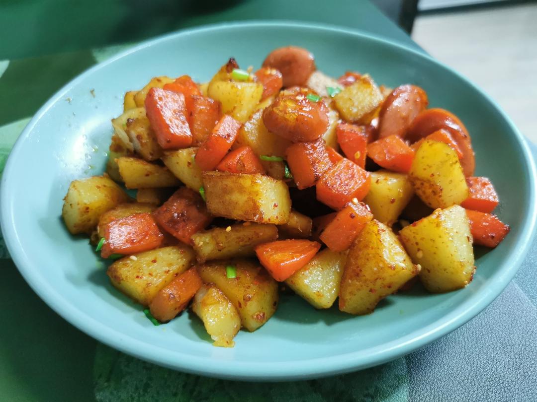 香辣过瘾的孜然土豆火腿，比路边摊还好吃