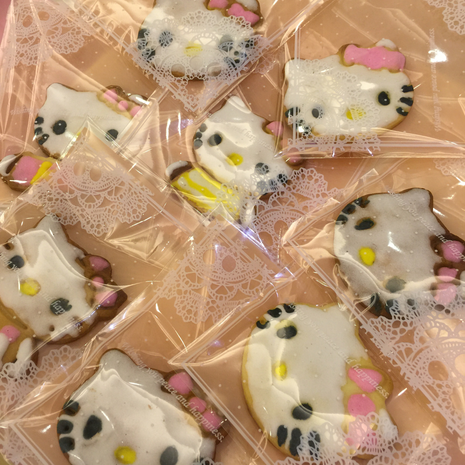 “Happiness三茶” Hello Kitty 40周年哦~纪念饼干