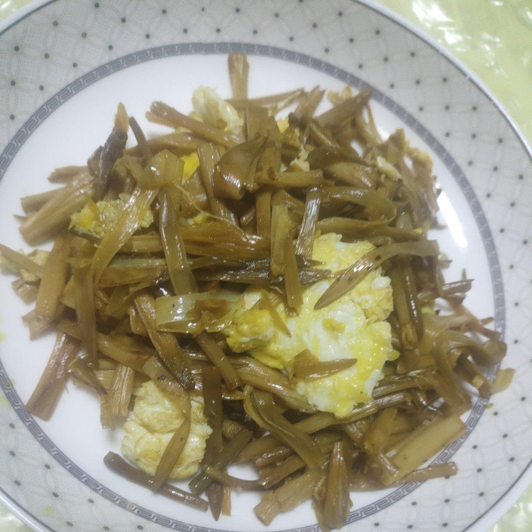 黄花菜炒鸡蛋