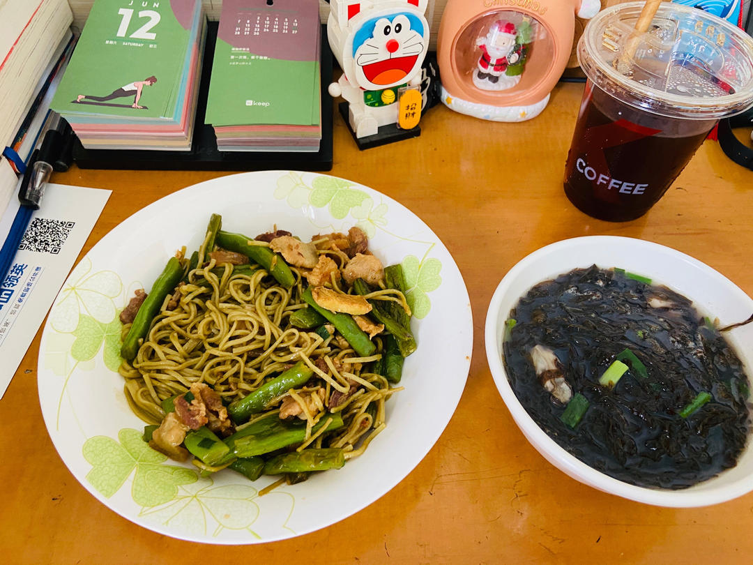 五花肉豆角土豆焖面