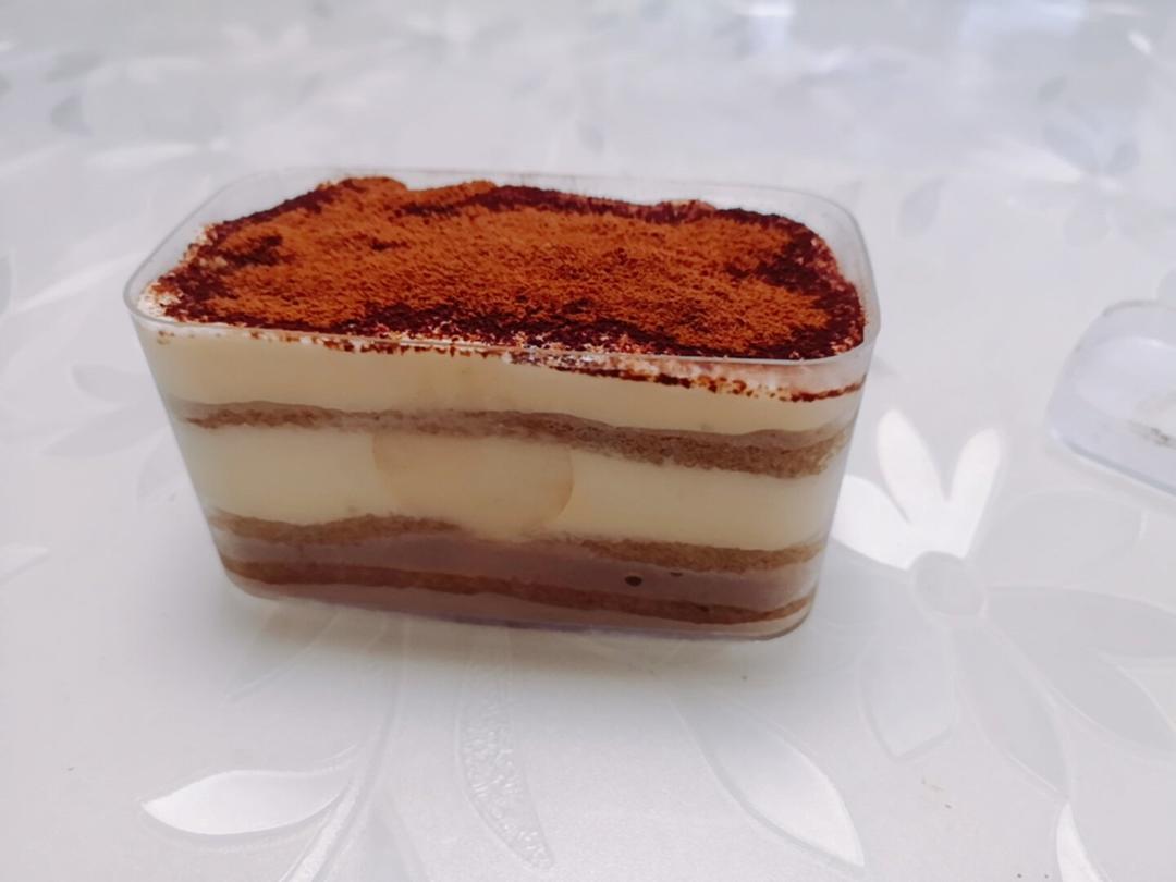 在欧洲学会的经典版提拉米苏