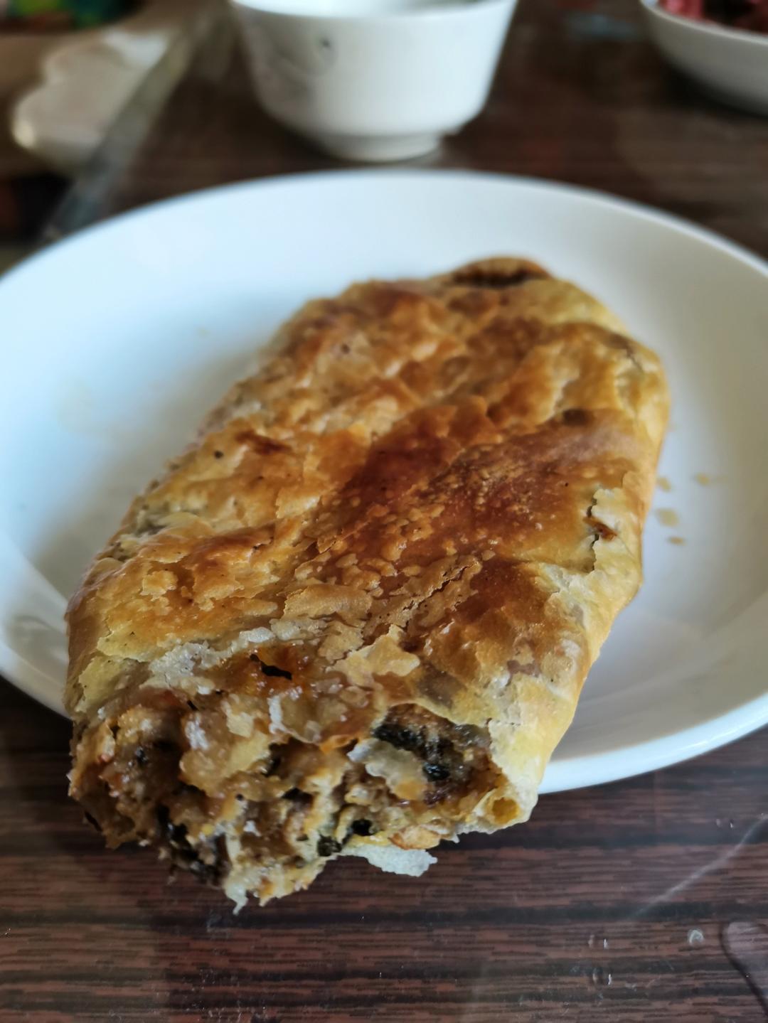 梅干菜鲜肉锅盔