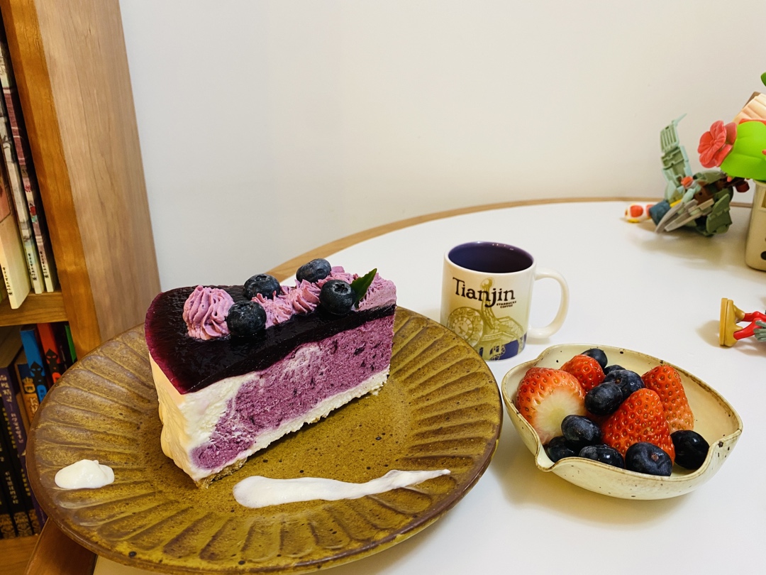 颜值超高的蓝莓酸奶双色慕斯蛋糕！