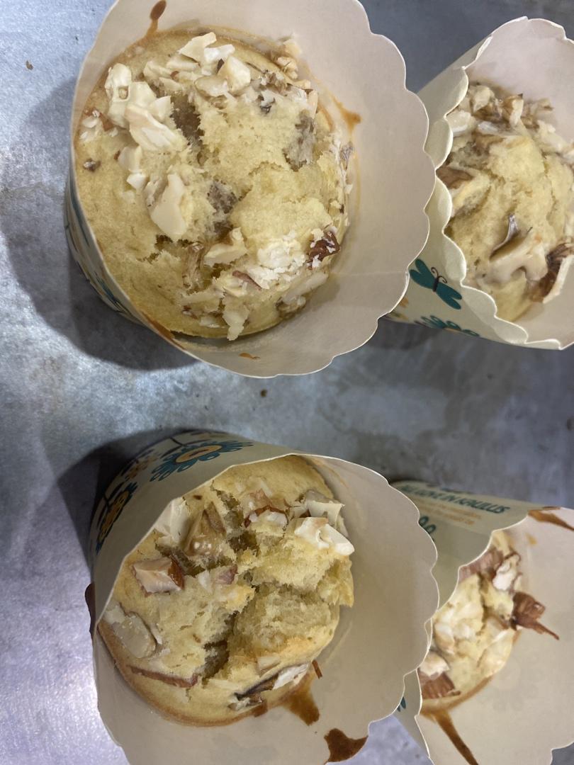 只需搅拌入烤箱的香蕉麦芬