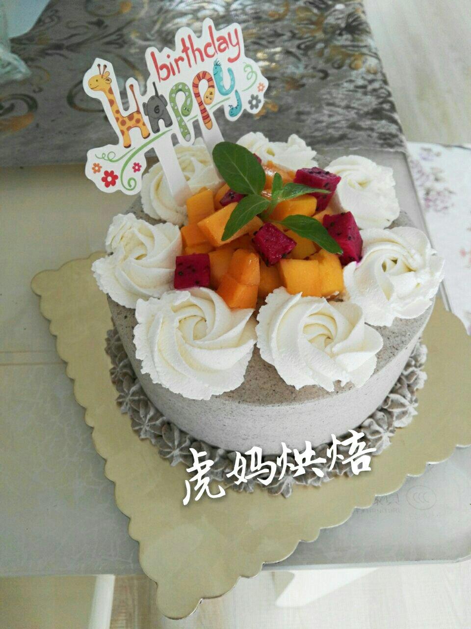 奥利奥咸奶油草莓蛋糕