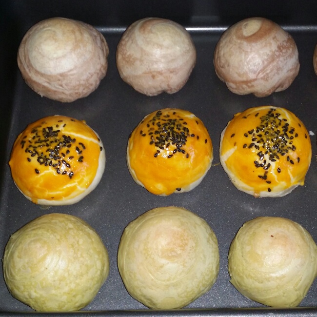 蛋黄酥~紫薯、抹茶、原味~花好月圆，中秋快乐~内附一次做六色蛋黄酥方法~