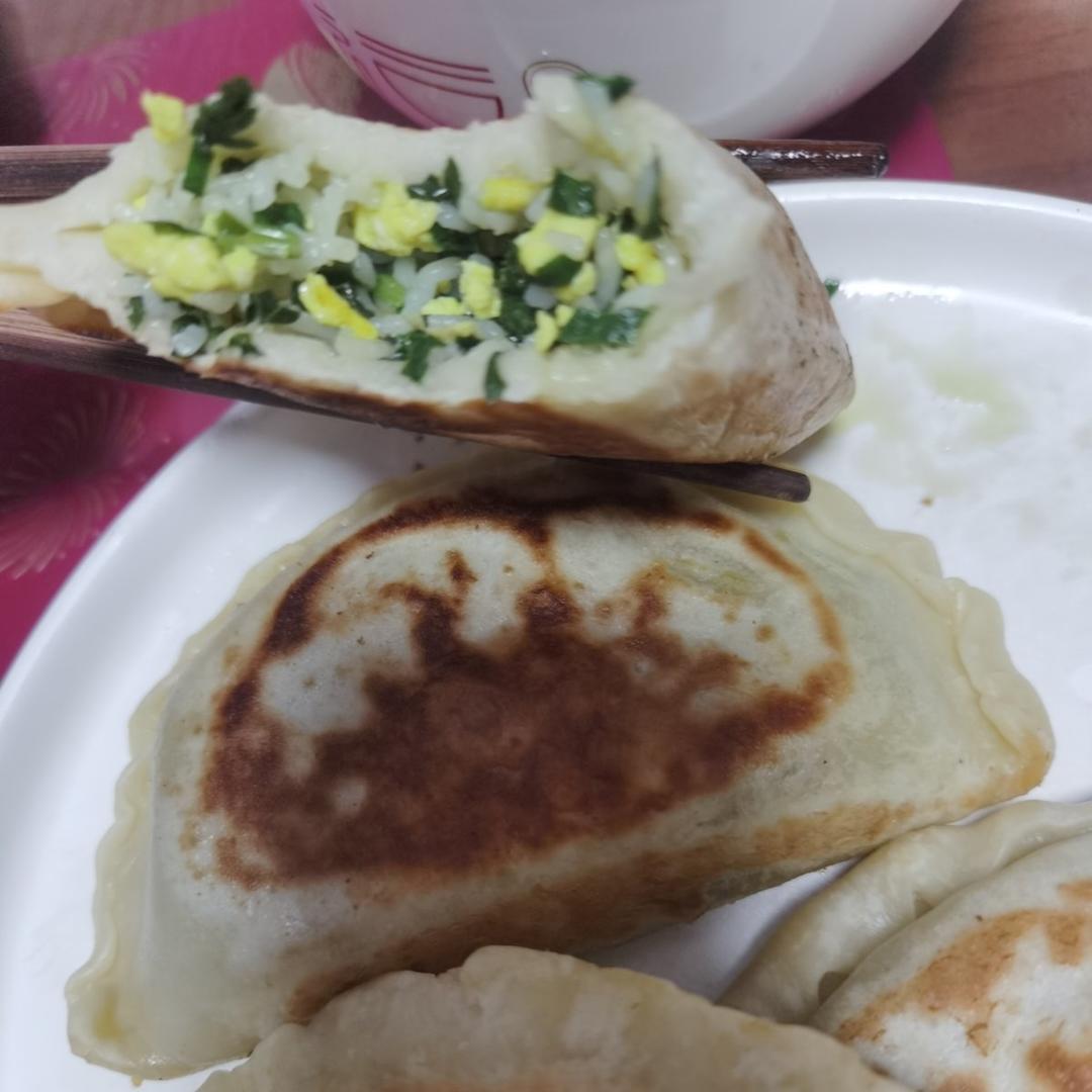 ㊙️烫面韭菜盒子 凉了也不硬 附包成完美半圆的细节视频