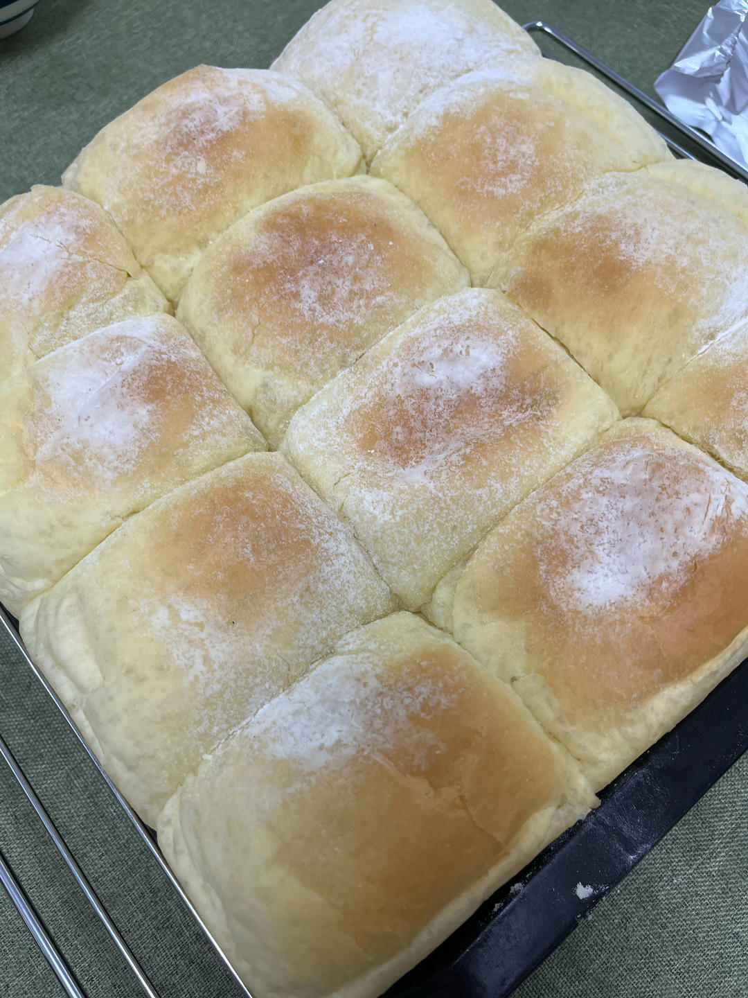 如云朵般☁️ 软白淡奶油餐包｜消耗淡奶油