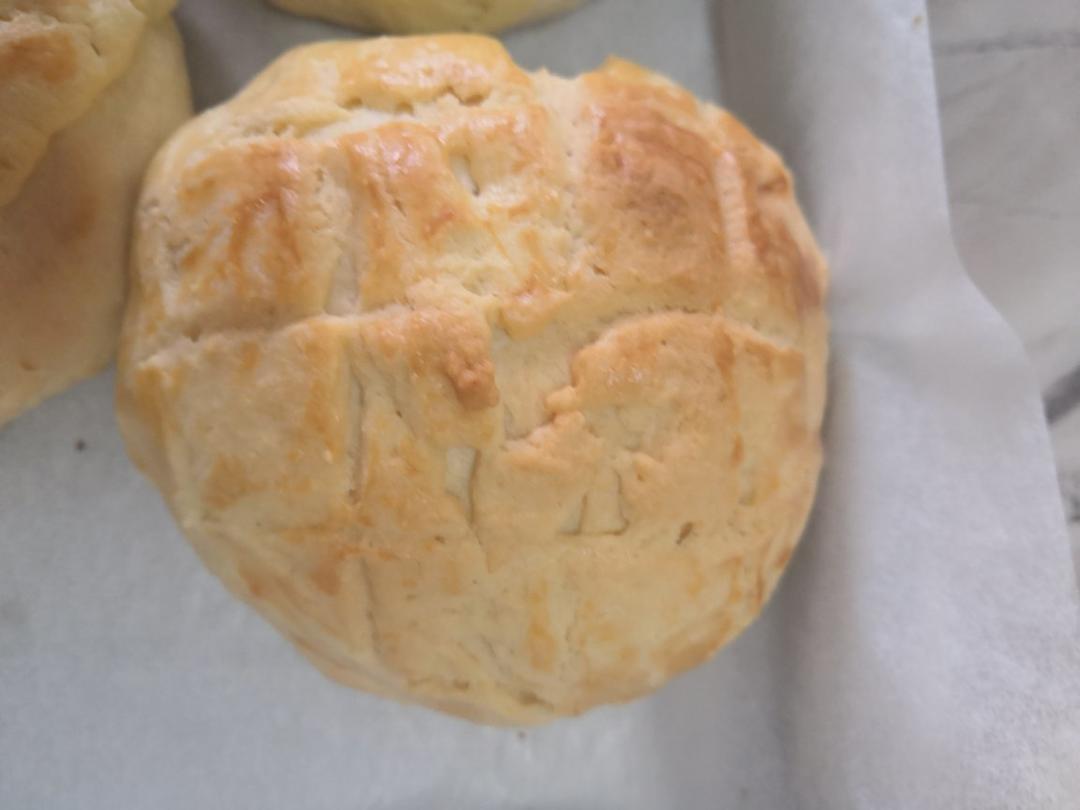 好吃到炸裂的港式菠萝包（附带制作酥皮的小视频）