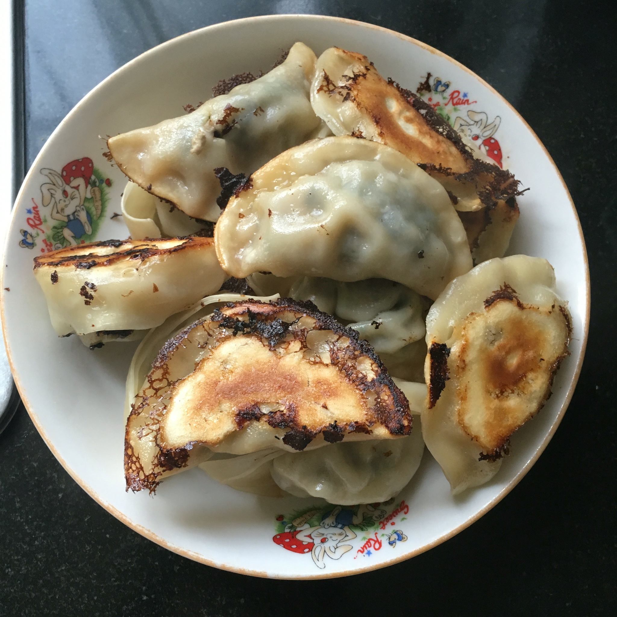 速冻水饺吃腻了吗~变锅贴吧(๑´ڡ`๑)