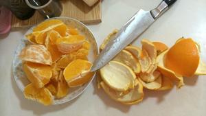 鲜榨橙子  （韩国惠人机）的做法 步骤1