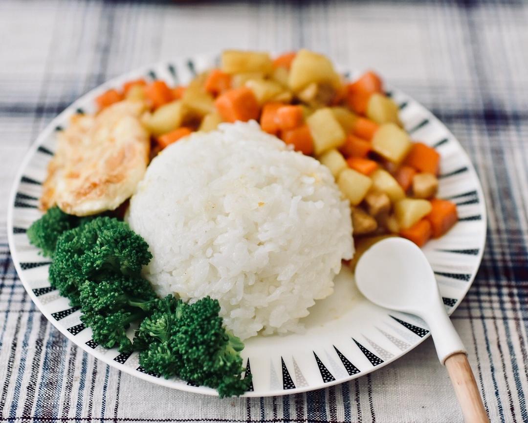咖喱鸡肉饭🍛的做法