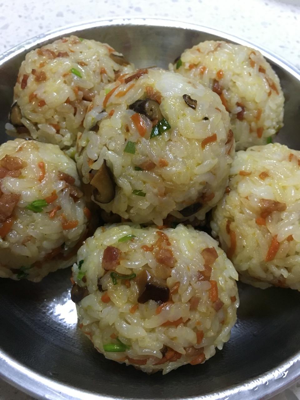 小盆友超爱的肉松饭团子