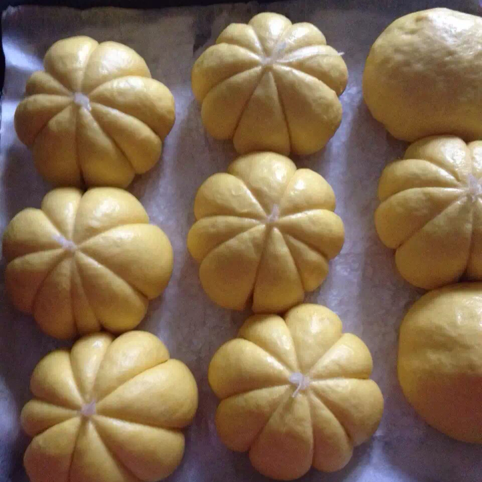 南瓜豆沙面包