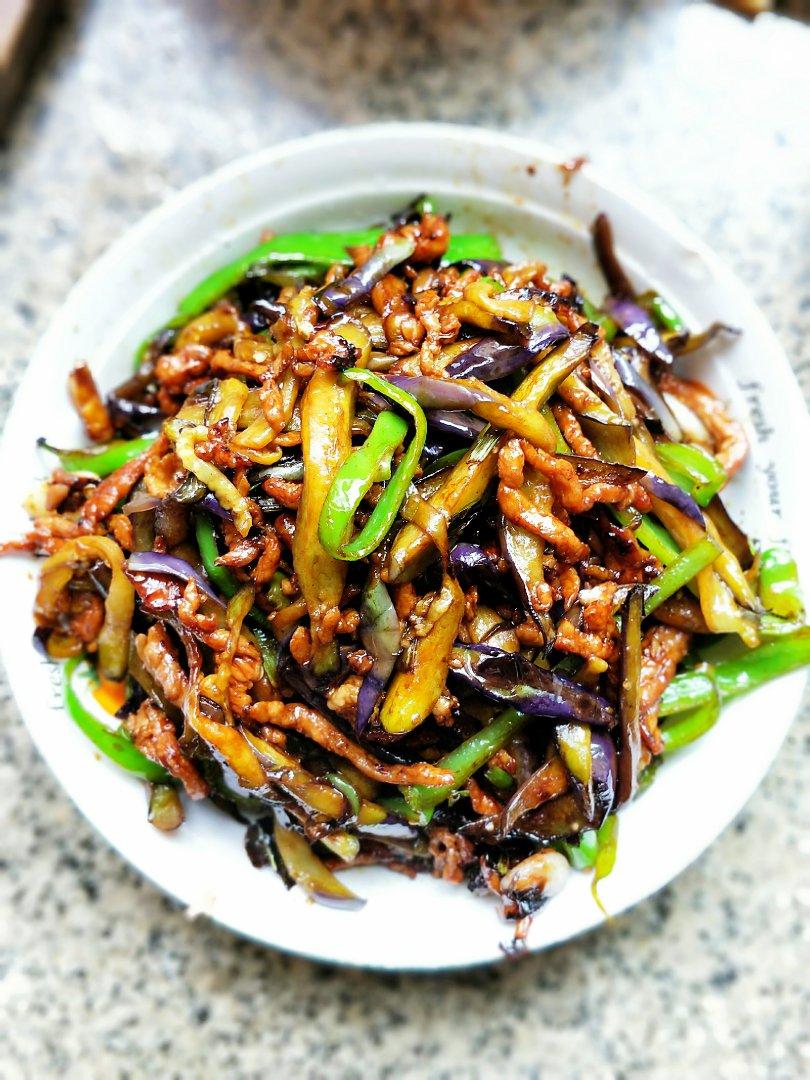 董大猫123做的堂妈小厨——辣椒炒茄丝