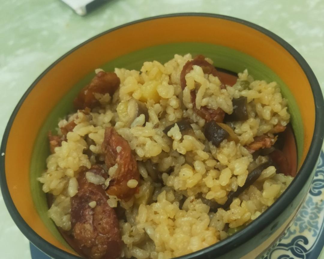 易上手的腊肠什锦焖饭的做法