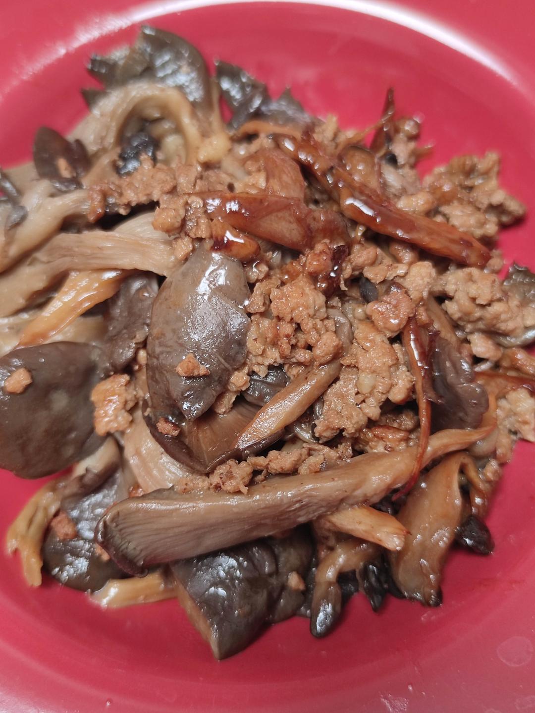 蘑菇炒肉