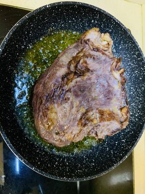Brasato al Barolo                 意式红酒慢炖牛肉的做法 步骤9