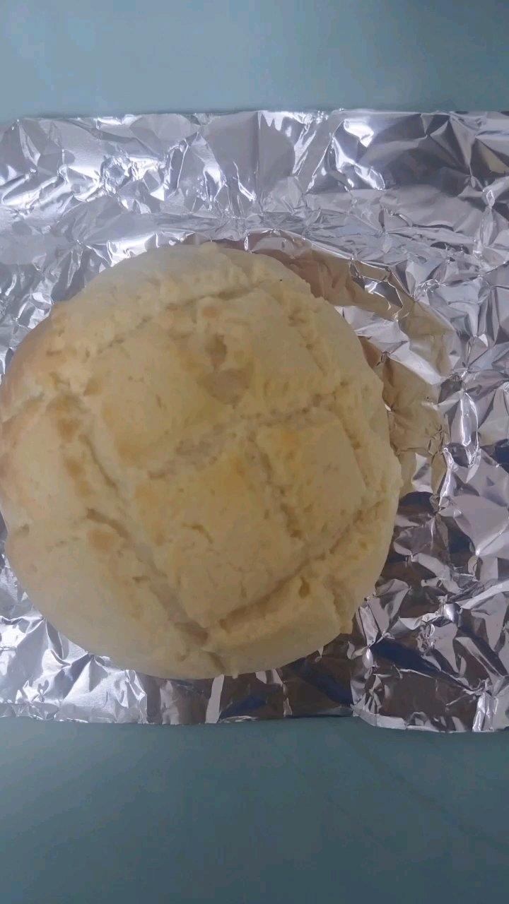 好吃到炸裂的港式菠萝包（附带制作酥皮的小视频）