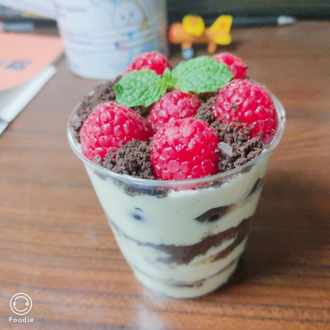 奥利奥酸奶水果杯