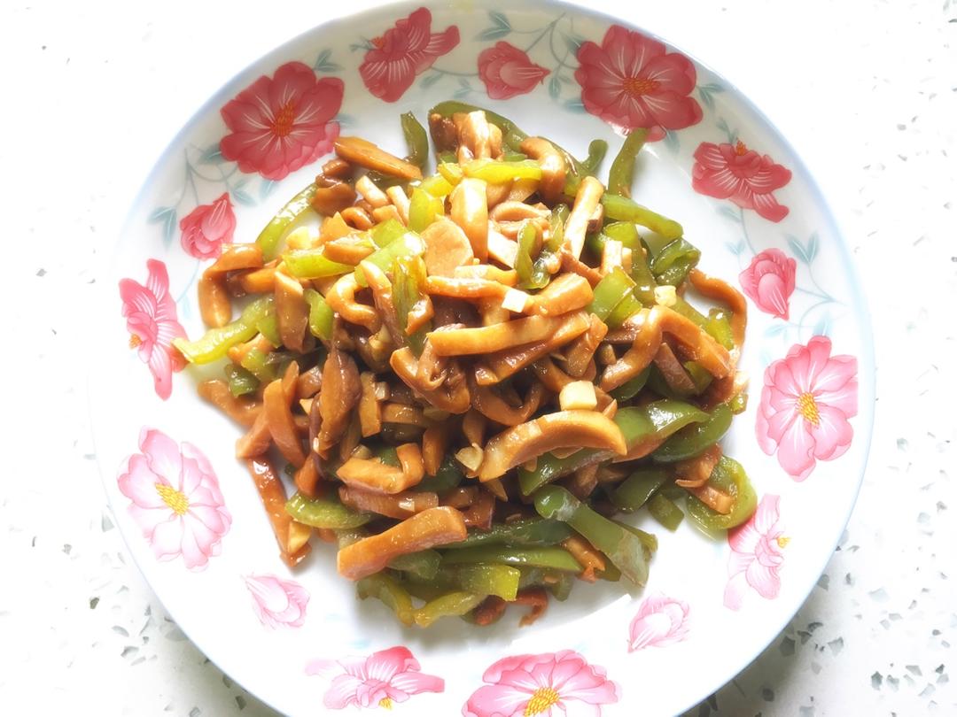 青椒素炒杏鲍菇