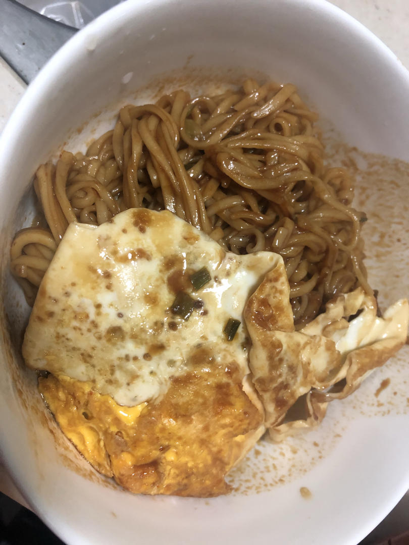 荷包蛋焖面