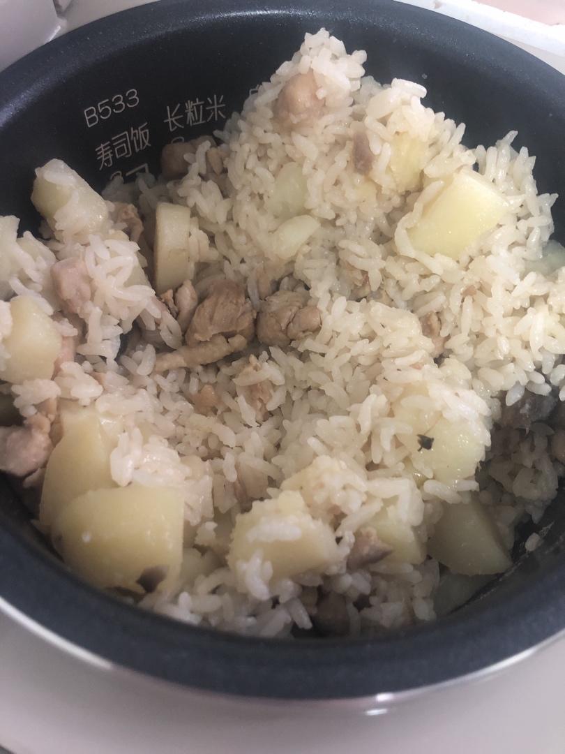 香菇鸡肉焖饭